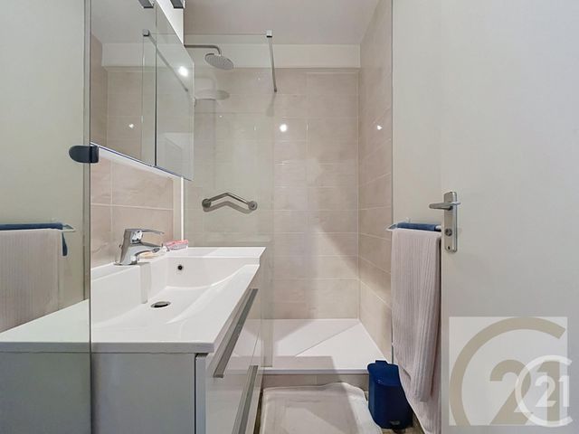Appartement F2 à vendre - 3 pièces - 61.0 m2 - PARIS - 75018 - ILE-DE-FRANCE - Century 21 Joffrin Immobilier