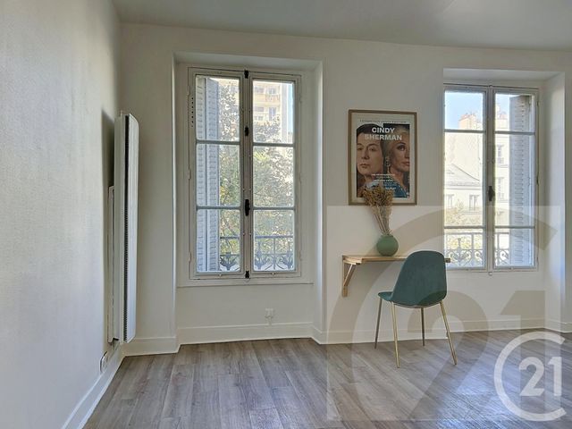 Appartement Studio à vendre - 1 pièce - 25.57 m2 - PARIS - 75018 - ILE-DE-FRANCE - Century 21 Joffrin Immobilier