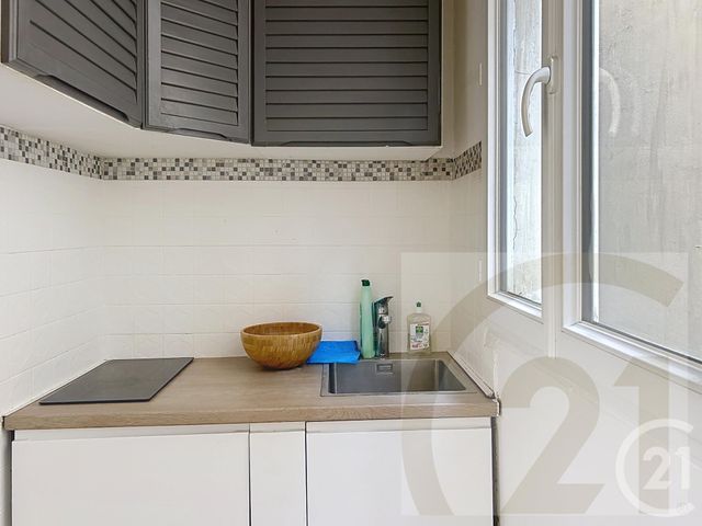 Appartement Studio à vendre - 1 pièce - 25.57 m2 - PARIS - 75018 - ILE-DE-FRANCE - Century 21 Joffrin Immobilier