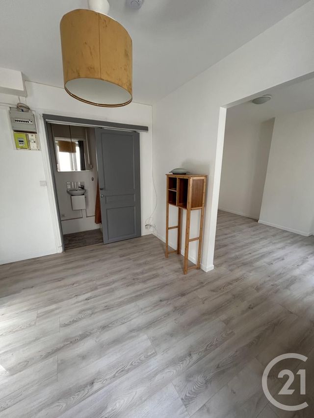 Appartement F2 à louer - 2 pièces - 26.95 m2 - PARIS - 75018 - ILE-DE-FRANCE - Century 21 Joffrin Immobilier