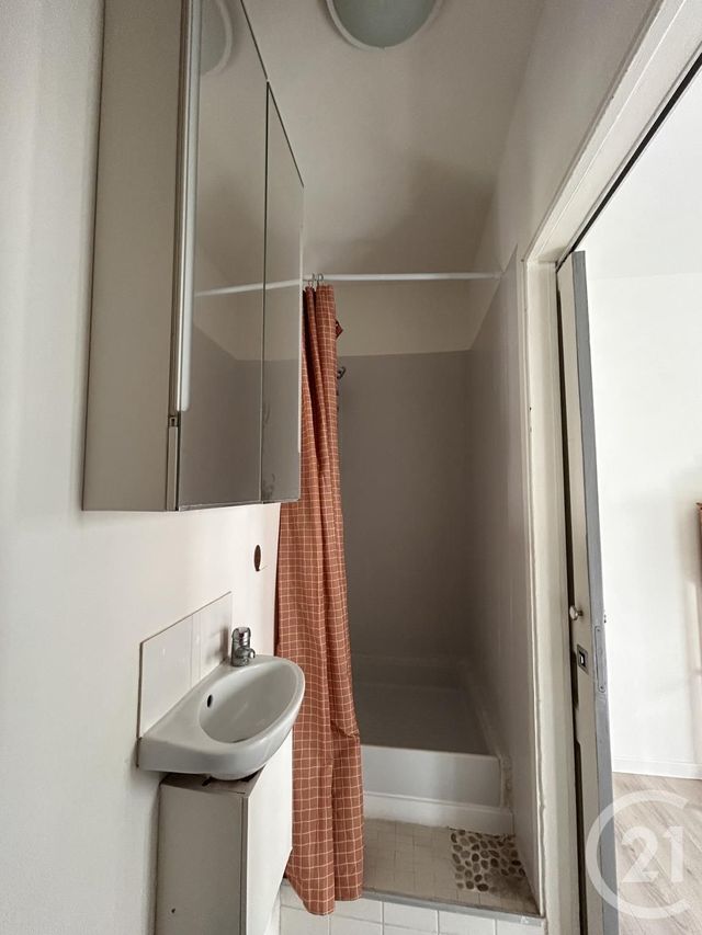 Appartement F2 à louer - 2 pièces - 26.95 m2 - PARIS - 75018 - ILE-DE-FRANCE - Century 21 Joffrin Immobilier