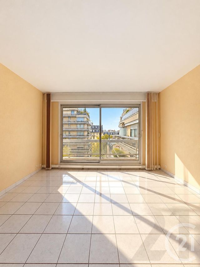 Appartement F3 à vendre - 3 pièces - 71.0 m2 - PARIS - 75018 - ILE-DE-FRANCE - Century 21 Joffrin Immobilier