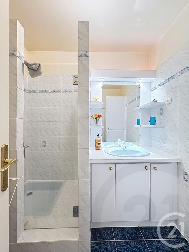 Appartement F3 à vendre - 3 pièces - 71.0 m2 - PARIS - 75018 - ILE-DE-FRANCE - Century 21 Joffrin Immobilier